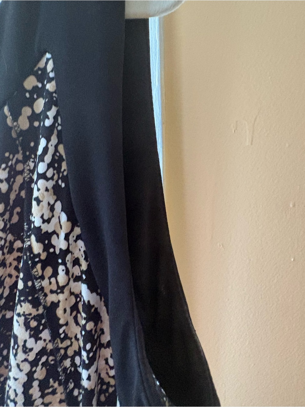 Glamour Black, White, Tan Sleeveless Midi Dress - Picture 4 of 6